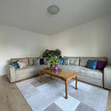 Sunny Garden Apartment